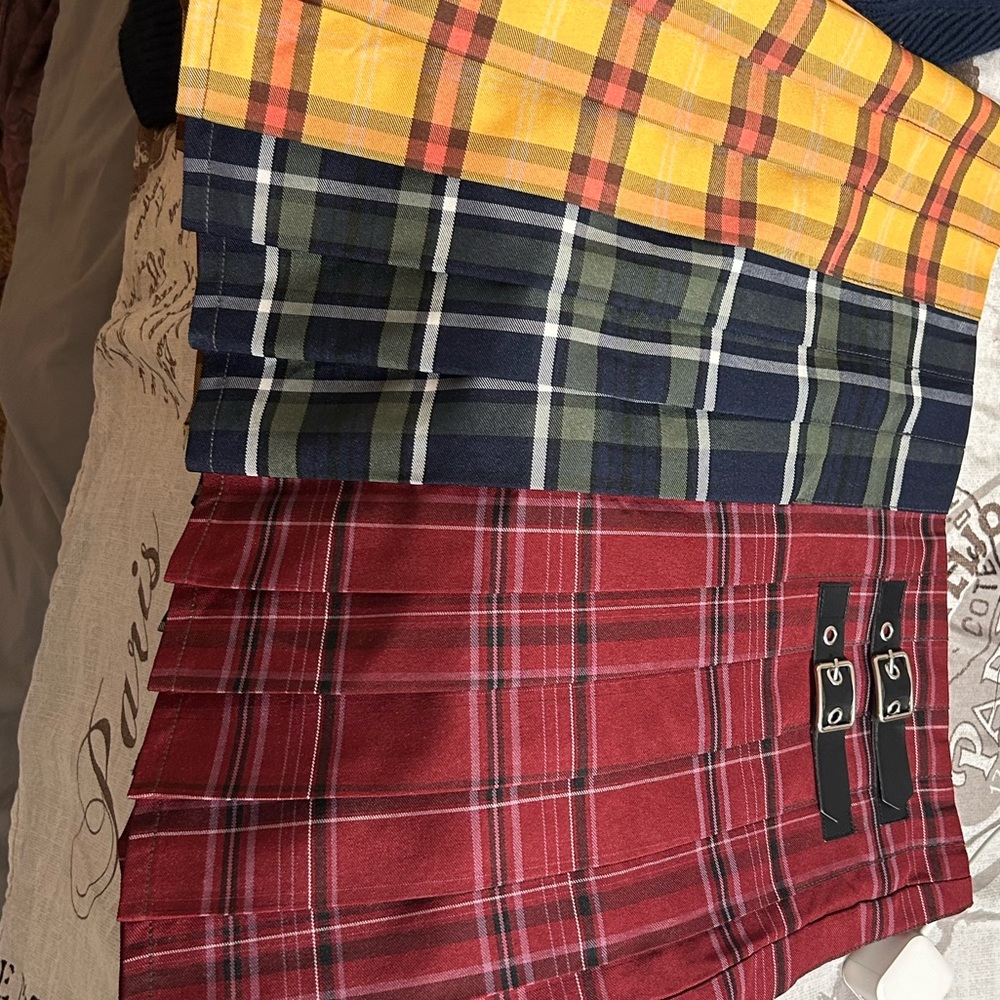 Multi patterned pleated skirt